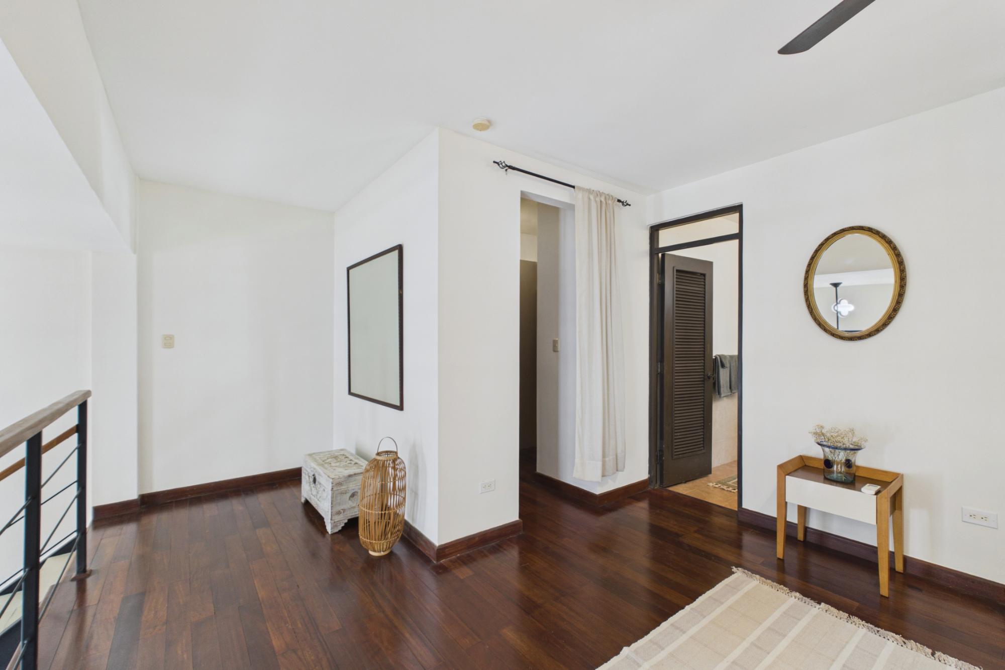 El refugio del narrador: un loft romántico de 3 niveles