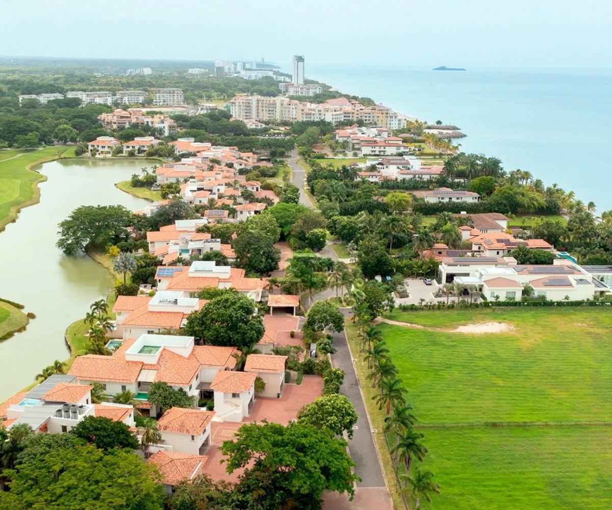 Casa frente a la playa en Buenaventura, Panamá