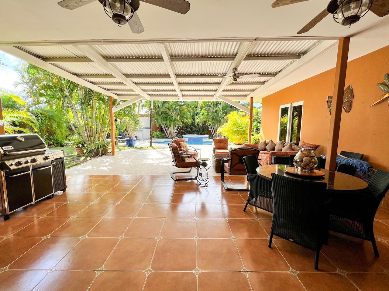 Hermosa casa privada en venta en Coronado.