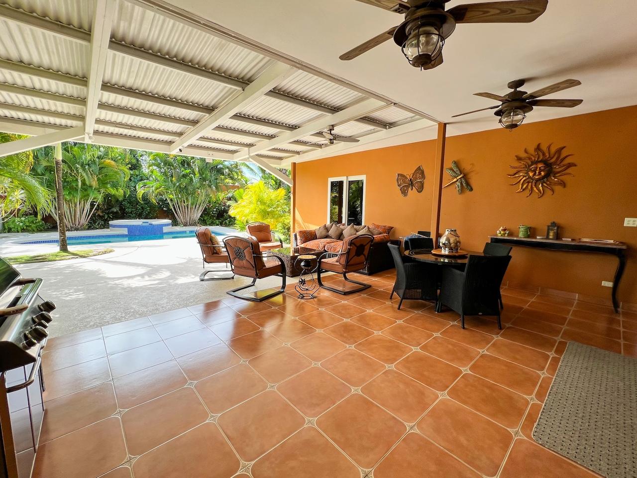Hermosa casa privada en venta en Coronado.