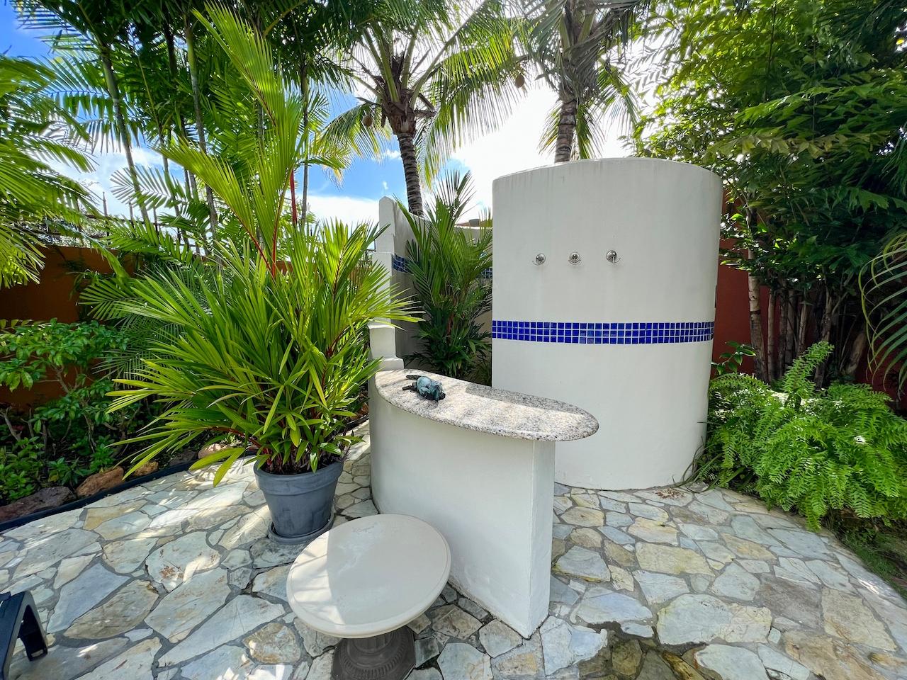 Hermosa casa privada en venta en Coronado.