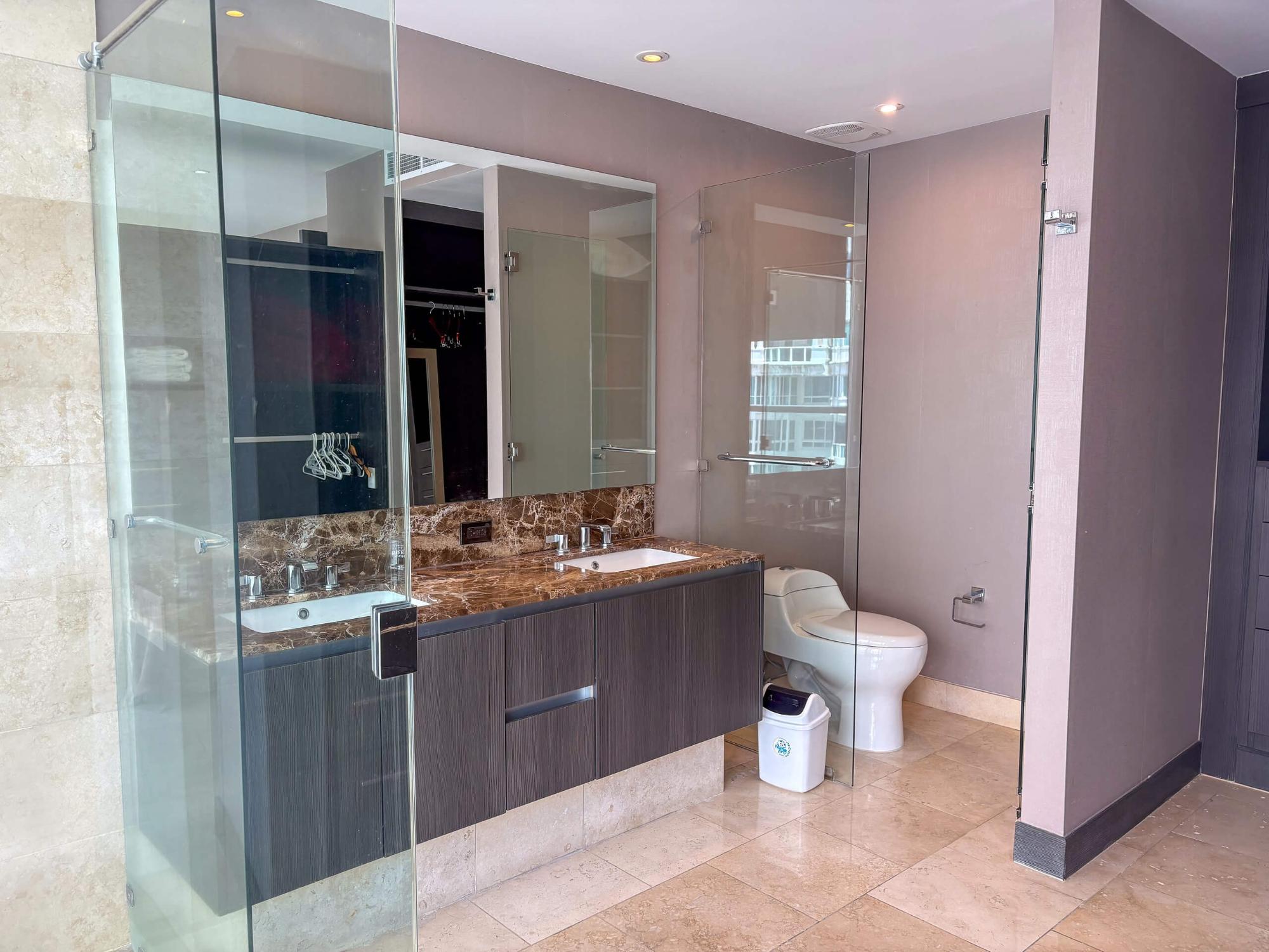 Apartamento en planta alta en Punta Pacífica, Panamá