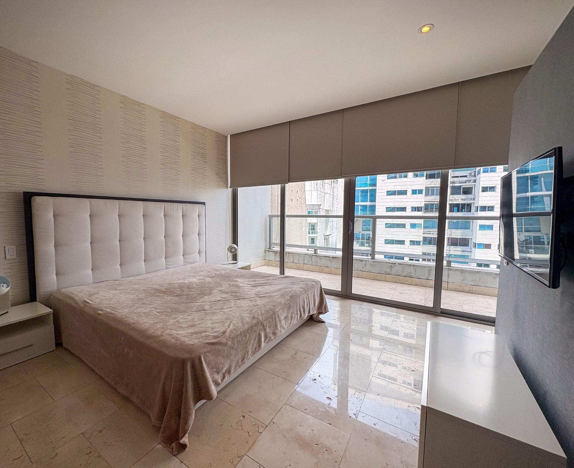 Apartamento en planta alta en Punta Pacífica, Panamá