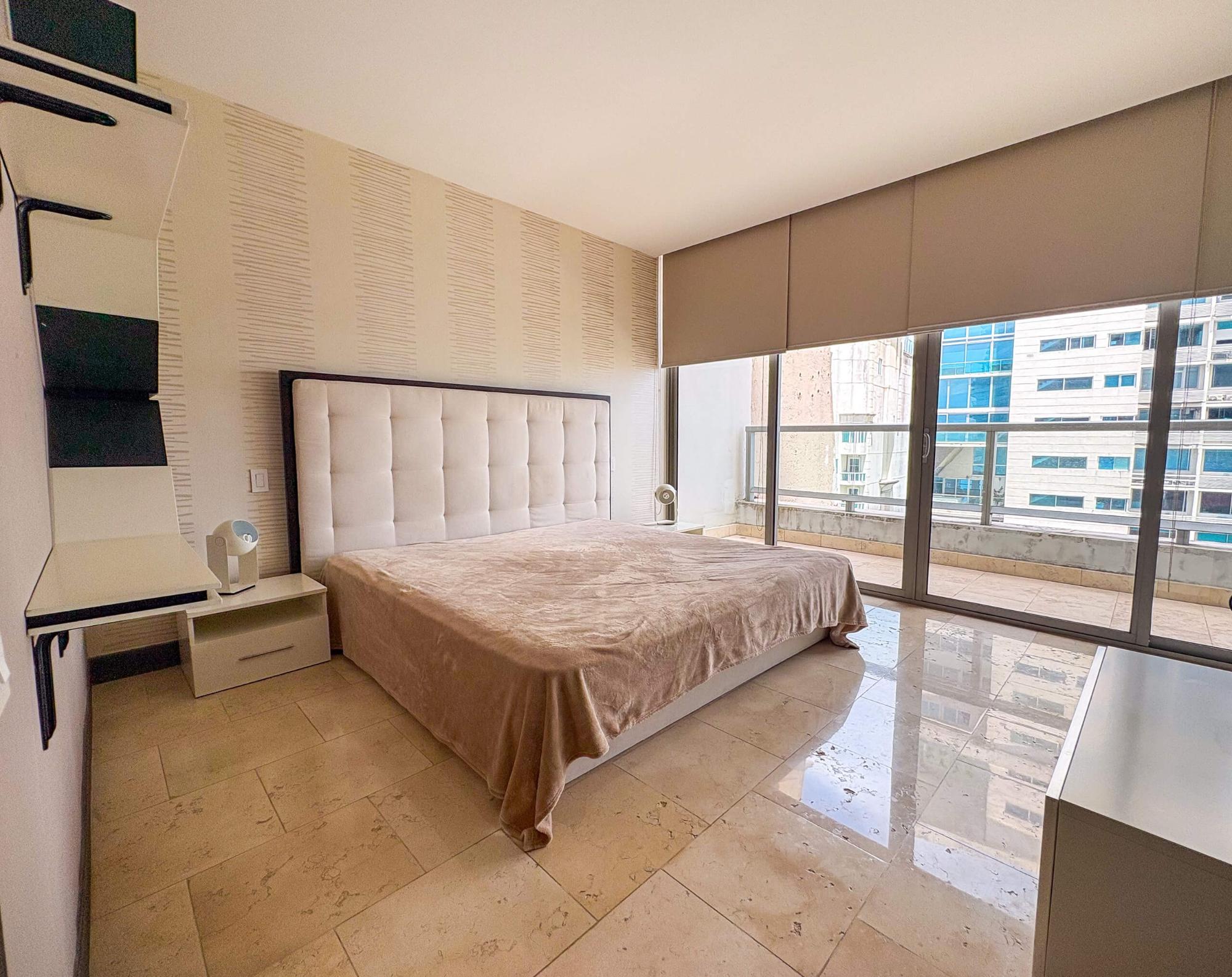 Apartamento en planta alta en Punta Pacífica, Panamá