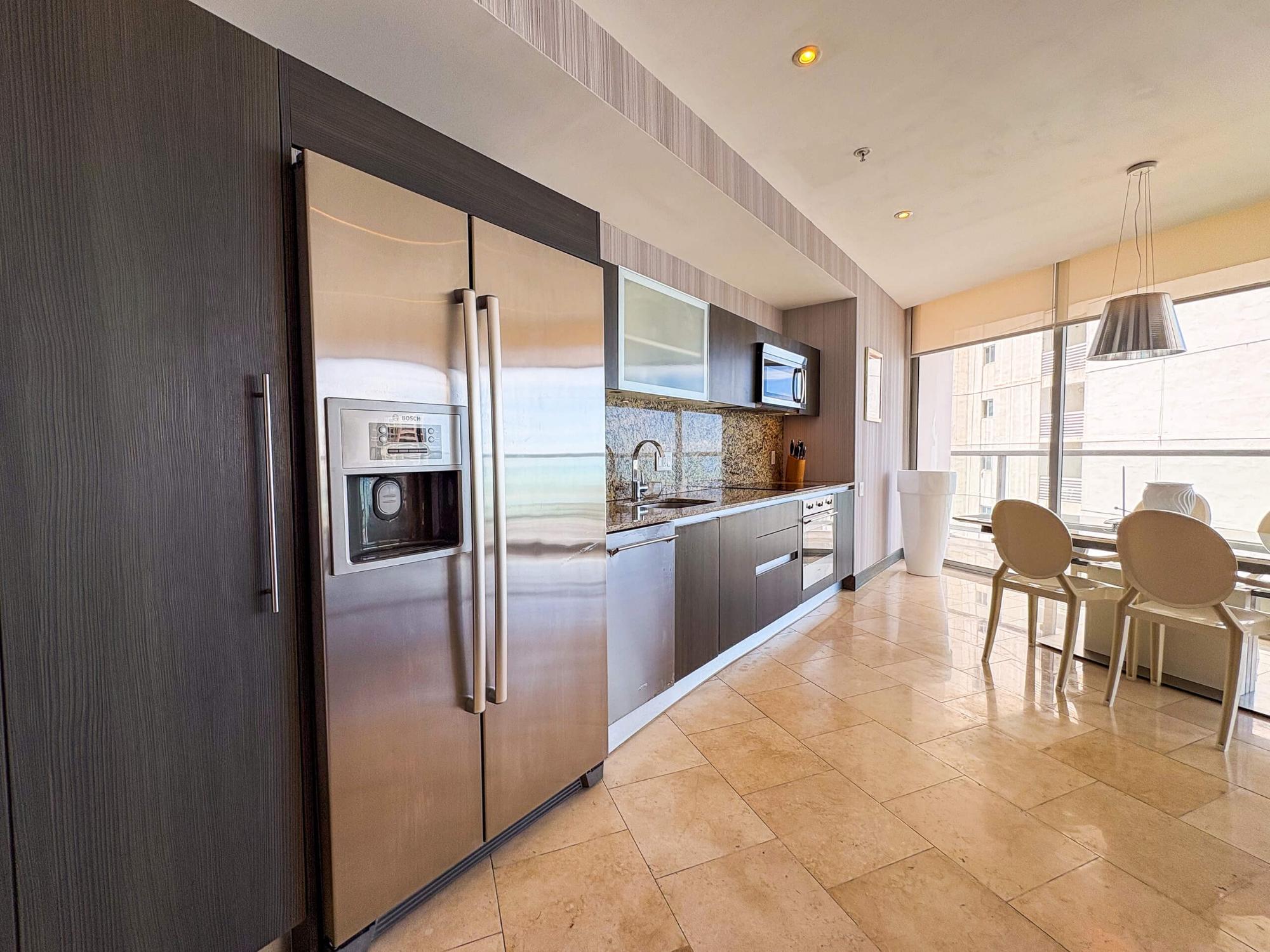 Apartamento en planta alta en Punta Pacífica, Panamá