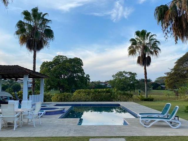 Villa 5 habitaciones, Piscina y Gazebo en Costa Blanca Villas