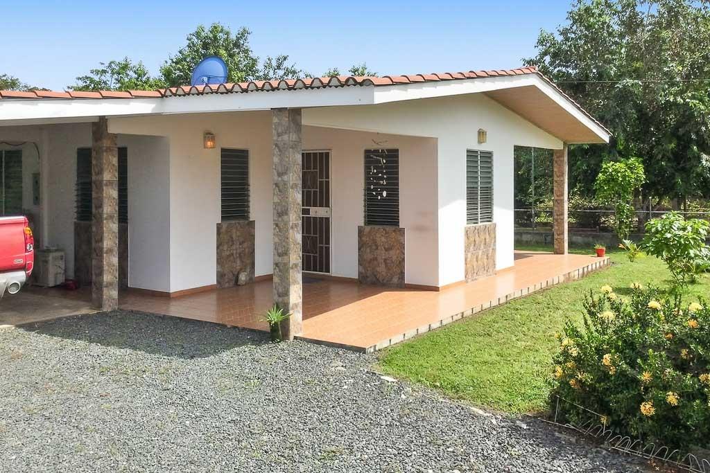 Casa en Pedasí con Área Independiente para Huéspedes