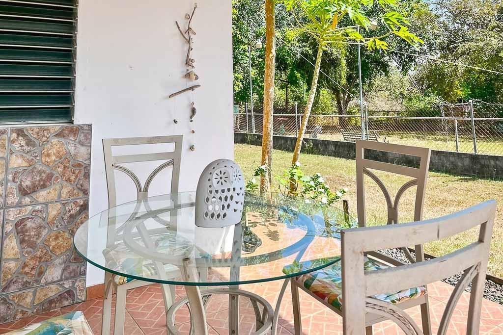 Casa en Pedasí con Área Independiente para Huéspedes