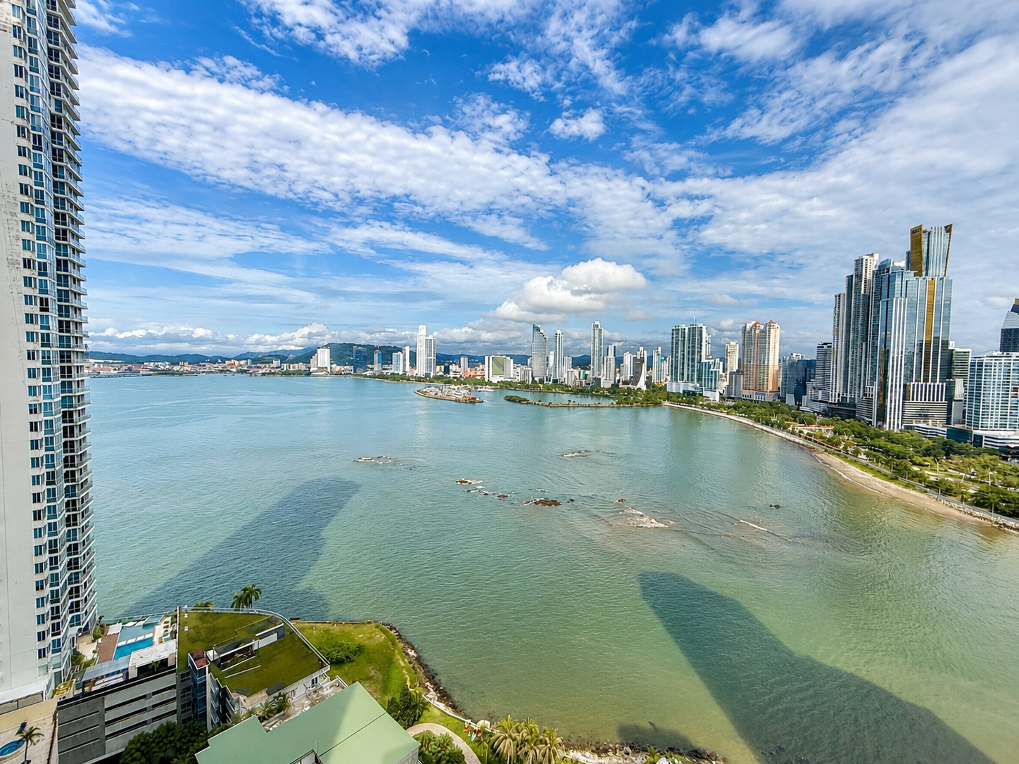 Venta de apartamento con vista al mar en Punta Paitilla P.H Mar de Plata