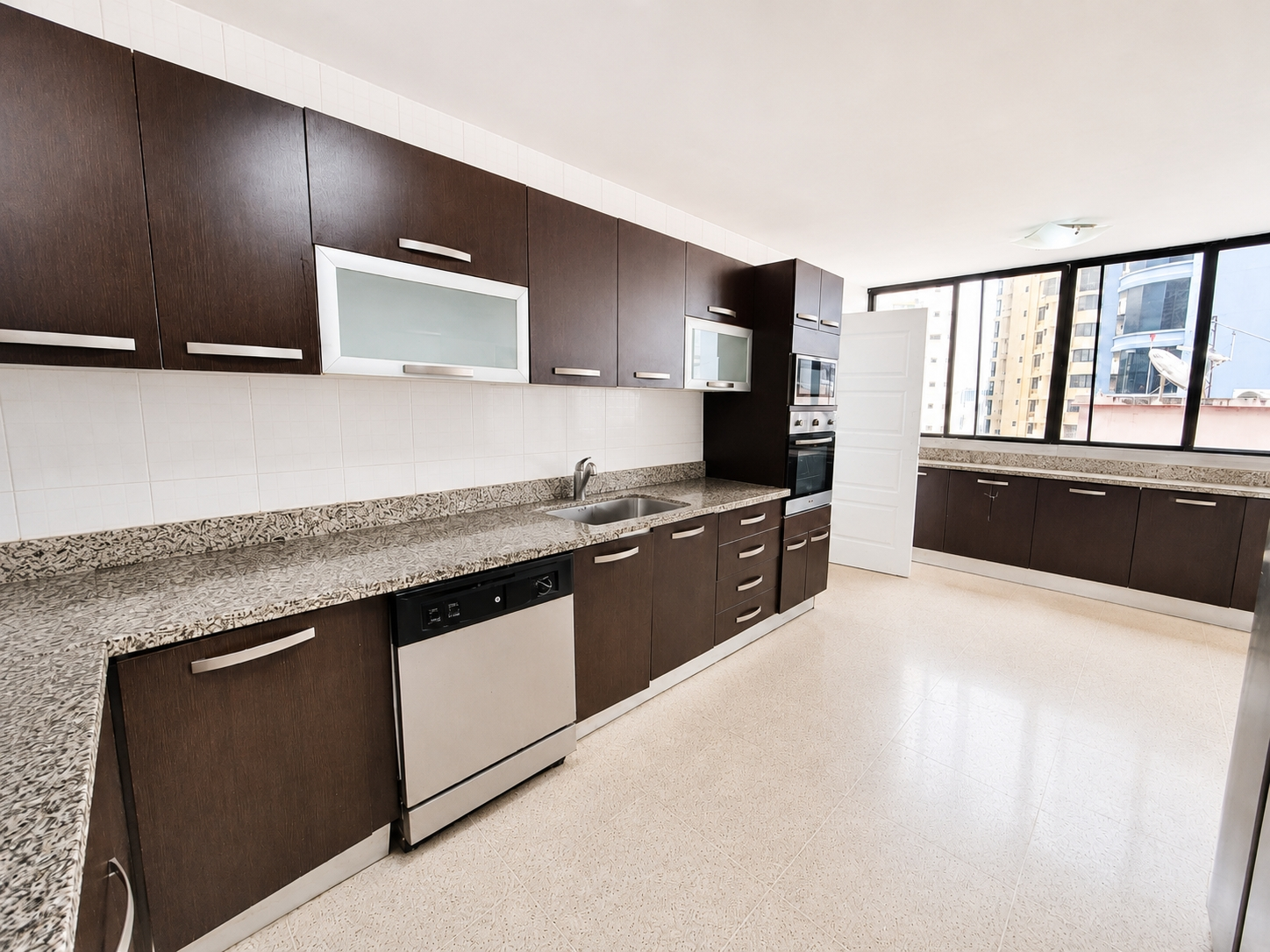 Venta de apartamento con vista al mar en Punta Paitilla P.H Mar de Plata