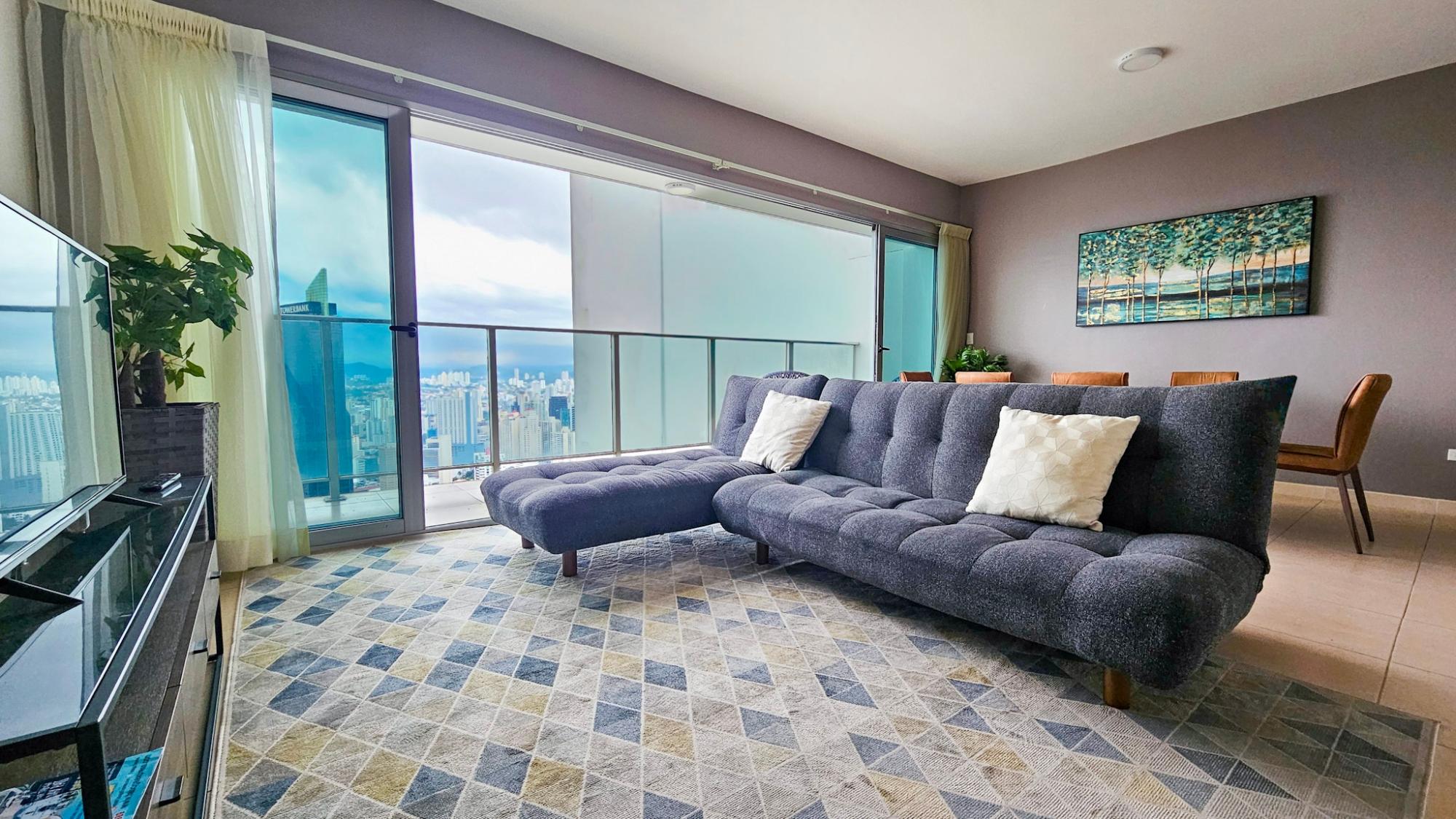 APT AMOBLADO EN PISO ALTO - AV BALBOA - 109 M2