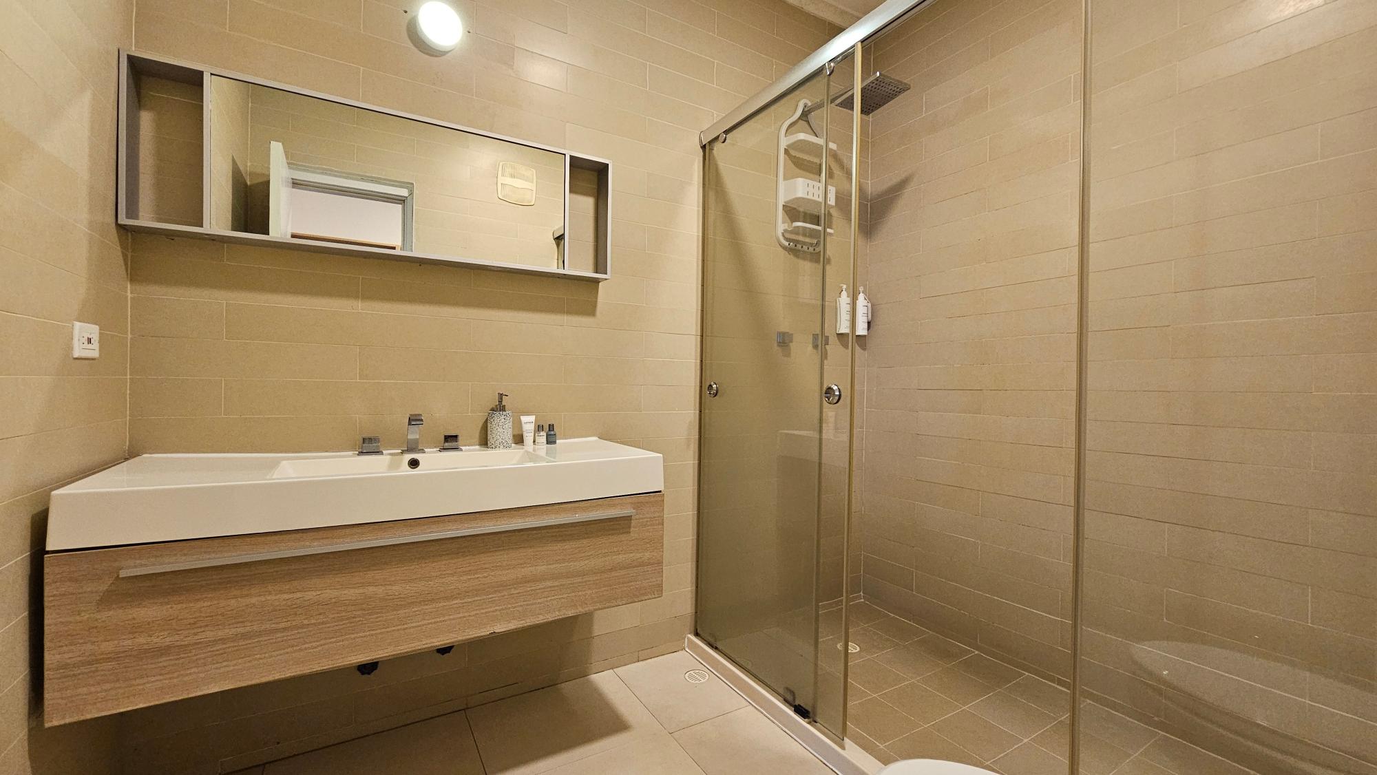 APT AMOBLADO EN PISO ALTO - AV BALBOA - 109 M2