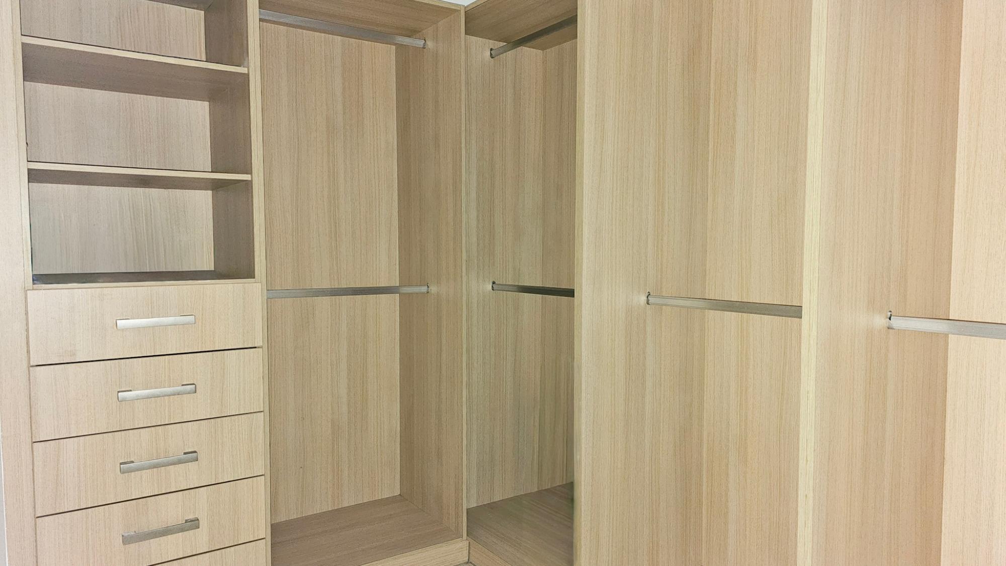 APT AMOBLADO EN PISO ALTO - AV BALBOA - 109 M2