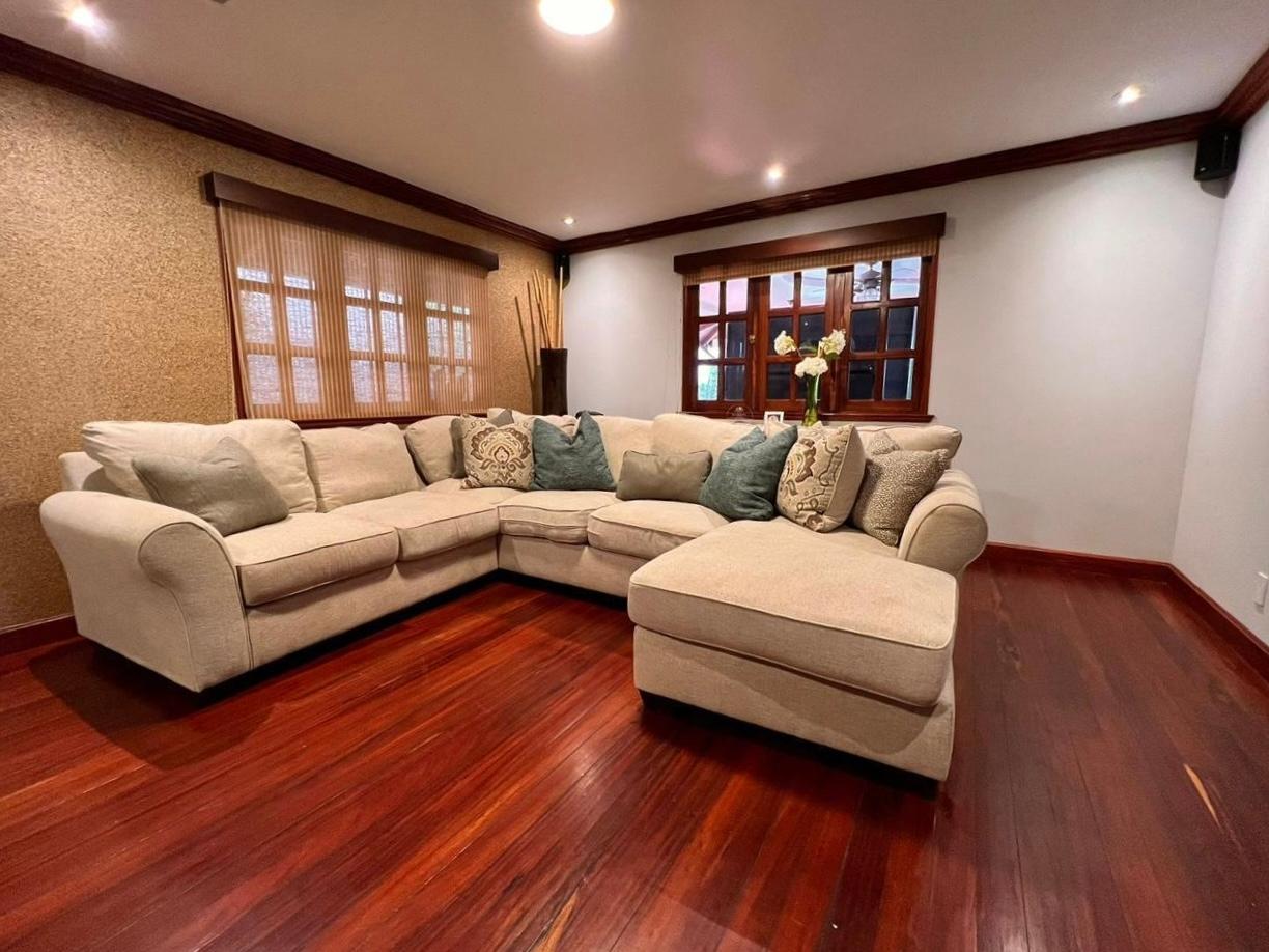 SE VENDE O SE ALQUILA CASA EN LOMA ALEGRE, SAN FRANCISCO