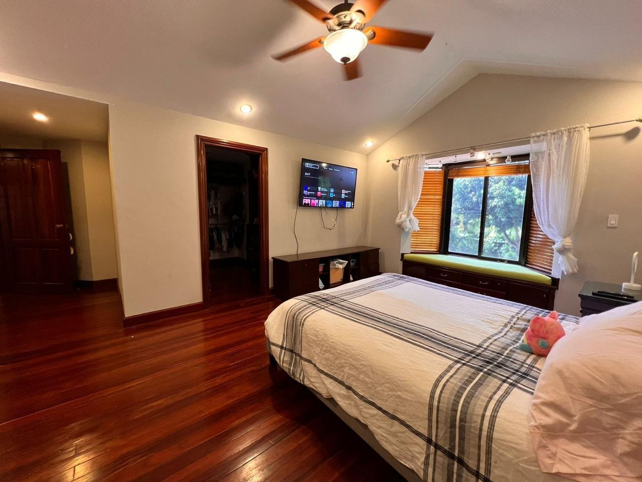 SE VENDE O SE ALQUILA CASA EN LOMA ALEGRE, SAN FRANCISCO