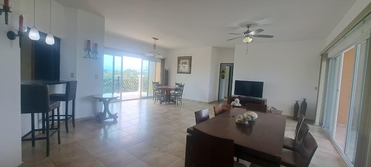 Apartamento de 4 habitaciones en Edificio PH El Alcazar, en Coronado Golf