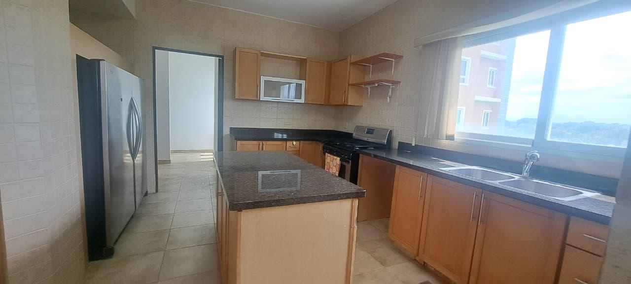 Apartamento de 4 habitaciones en Edificio PH El Alcazar, en Coronado Golf