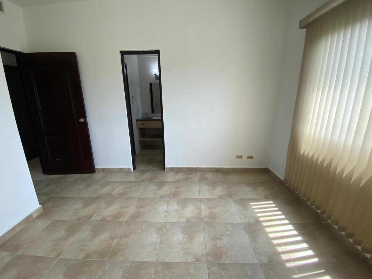 Apartamento de 4 habitaciones en Edificio PH El Alcazar, en Coronado Golf
