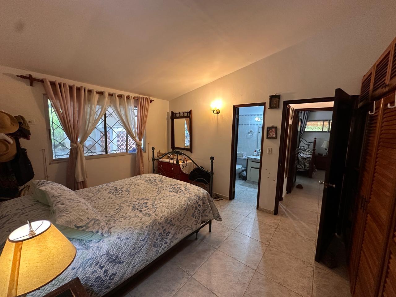 Casa 4 Rec 2 Baños USD325,000.00 Dentro cancha de golf playa Coronado