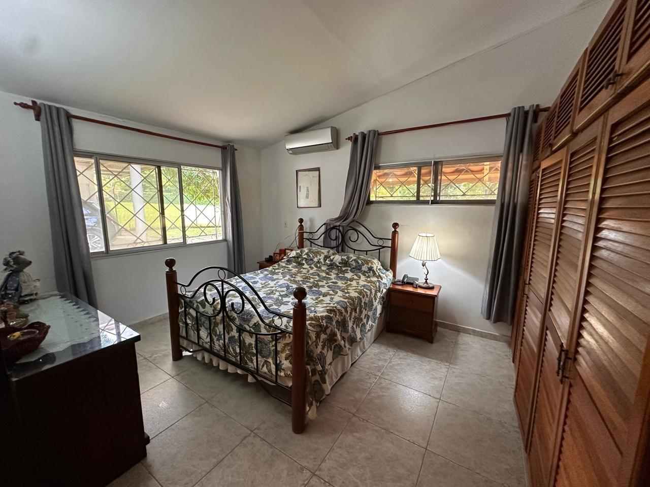 Casa 4 Rec 2 Baños USD325,000.00 Dentro cancha de golf playa Coronado