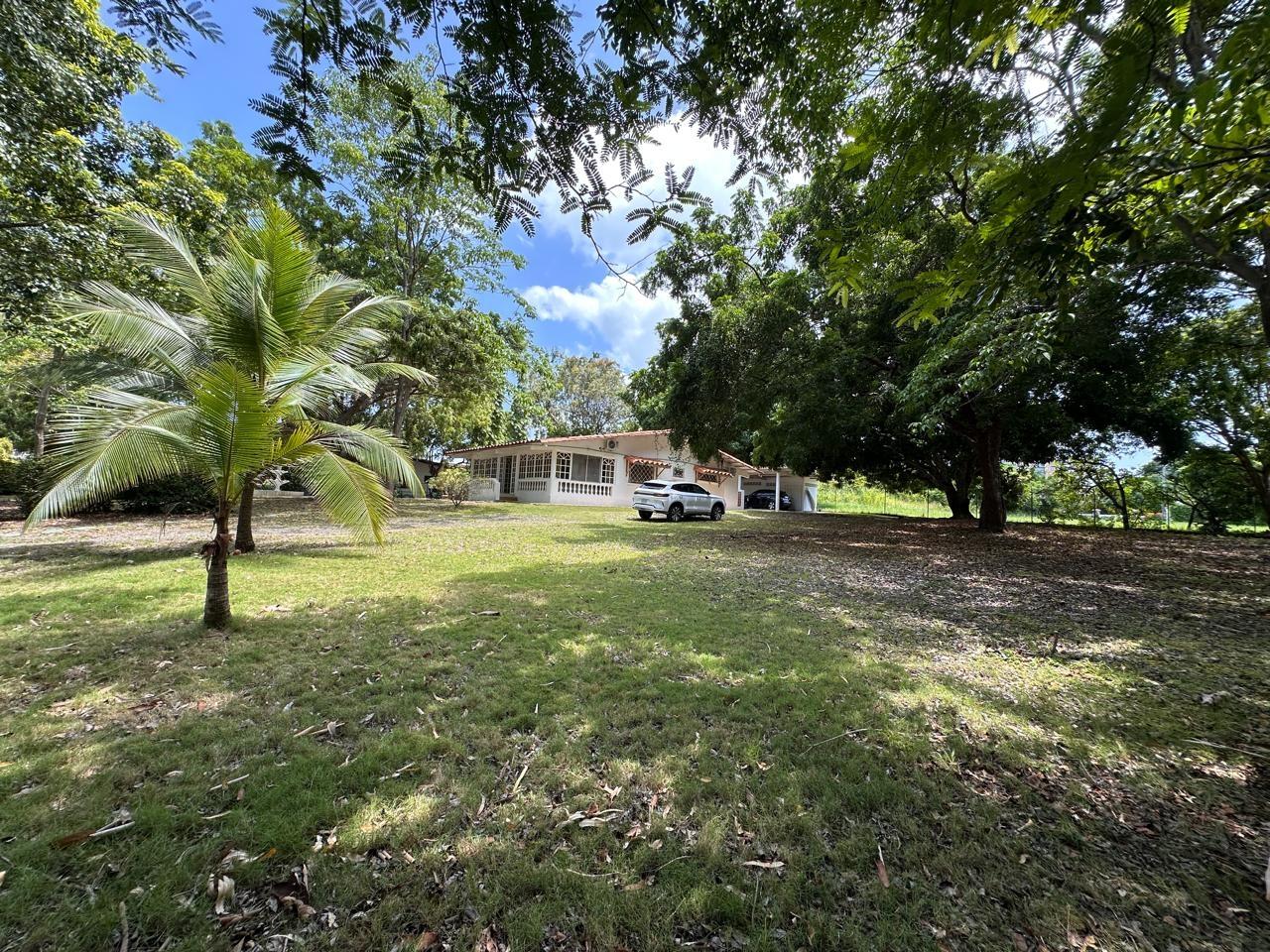 Casa 4 Rec 2 Baños USD325,000.00 Dentro cancha de golf playa Coronado