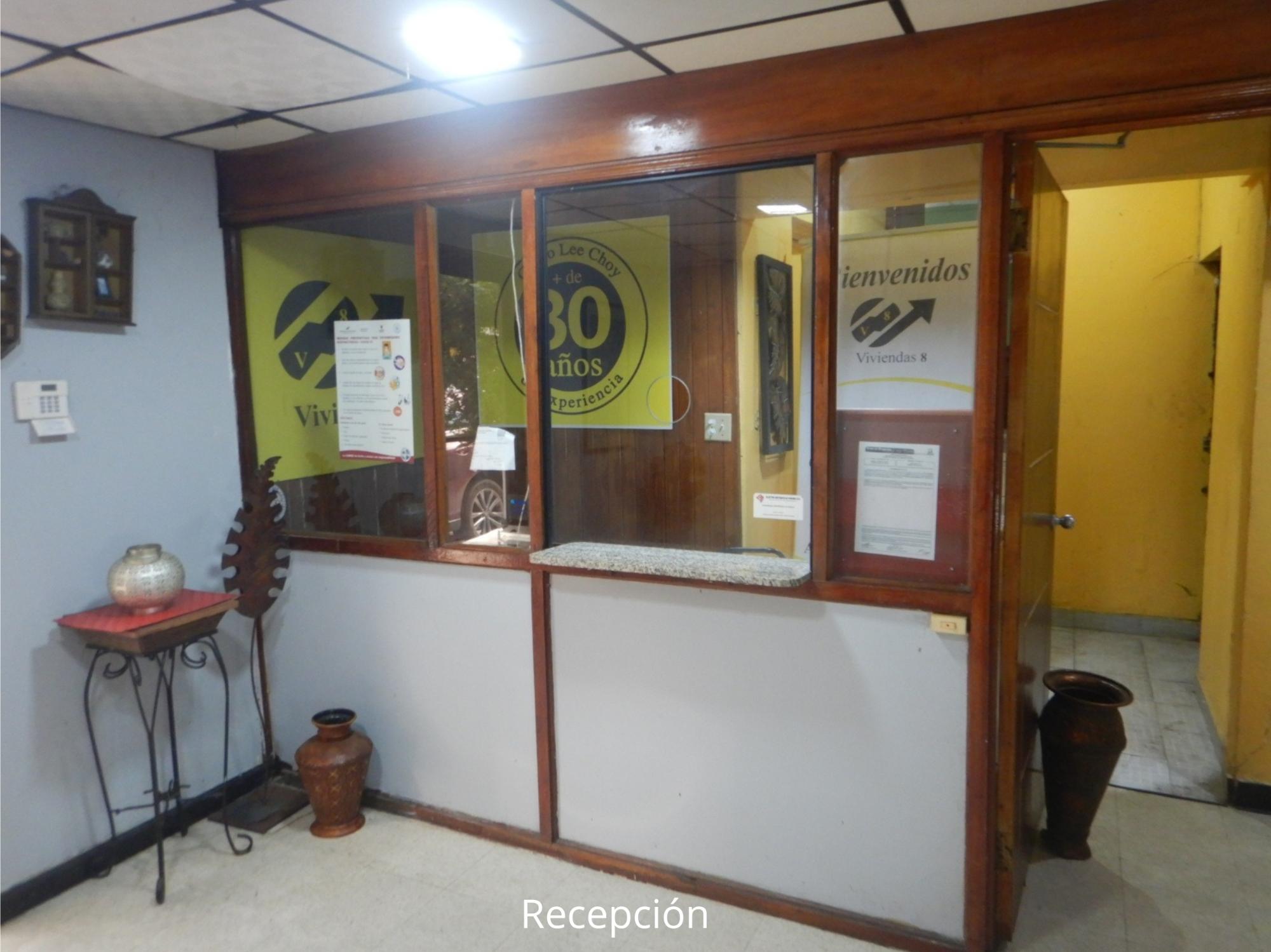Edificio y Oficina comercial en San Francisco USD895,000 frente al super 99