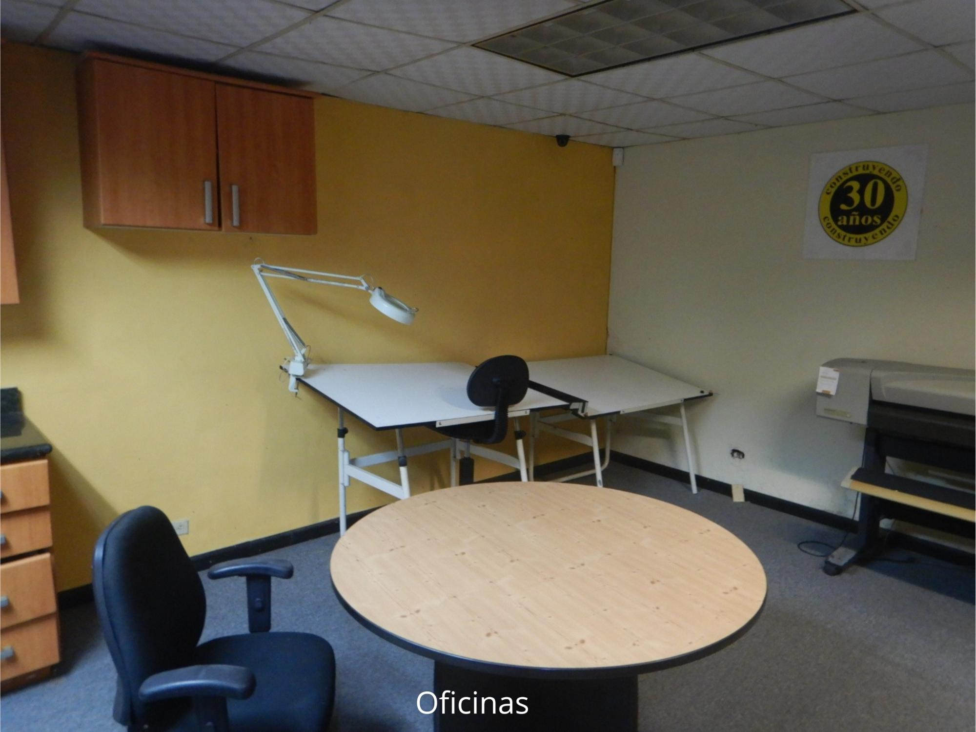Edificio y Oficina comercial en San Francisco USD895,000 frente al super 99