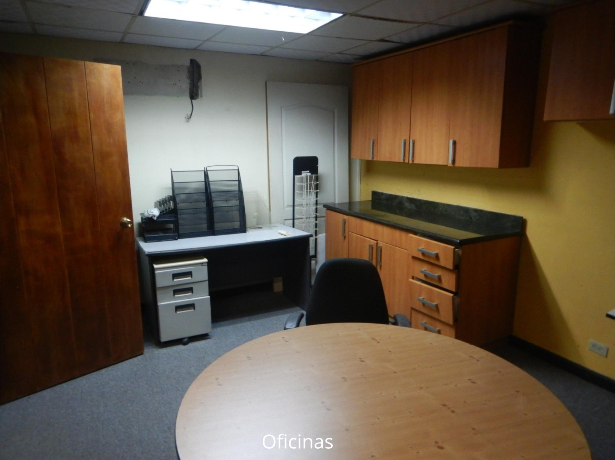 Edificio y Oficina comercial en San Francisco USD895,000 frente al super 99