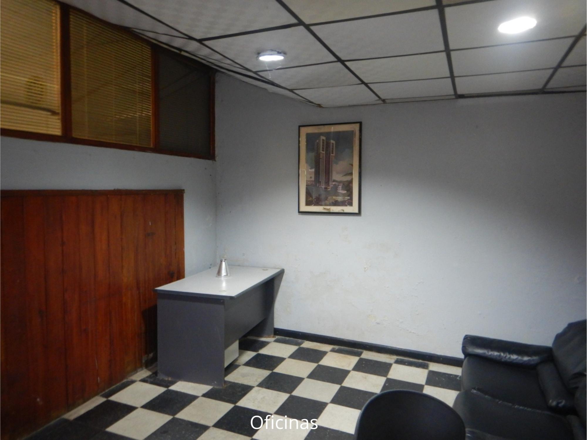 Edificio y Oficina comercial en San Francisco USD895,000 frente al super 99