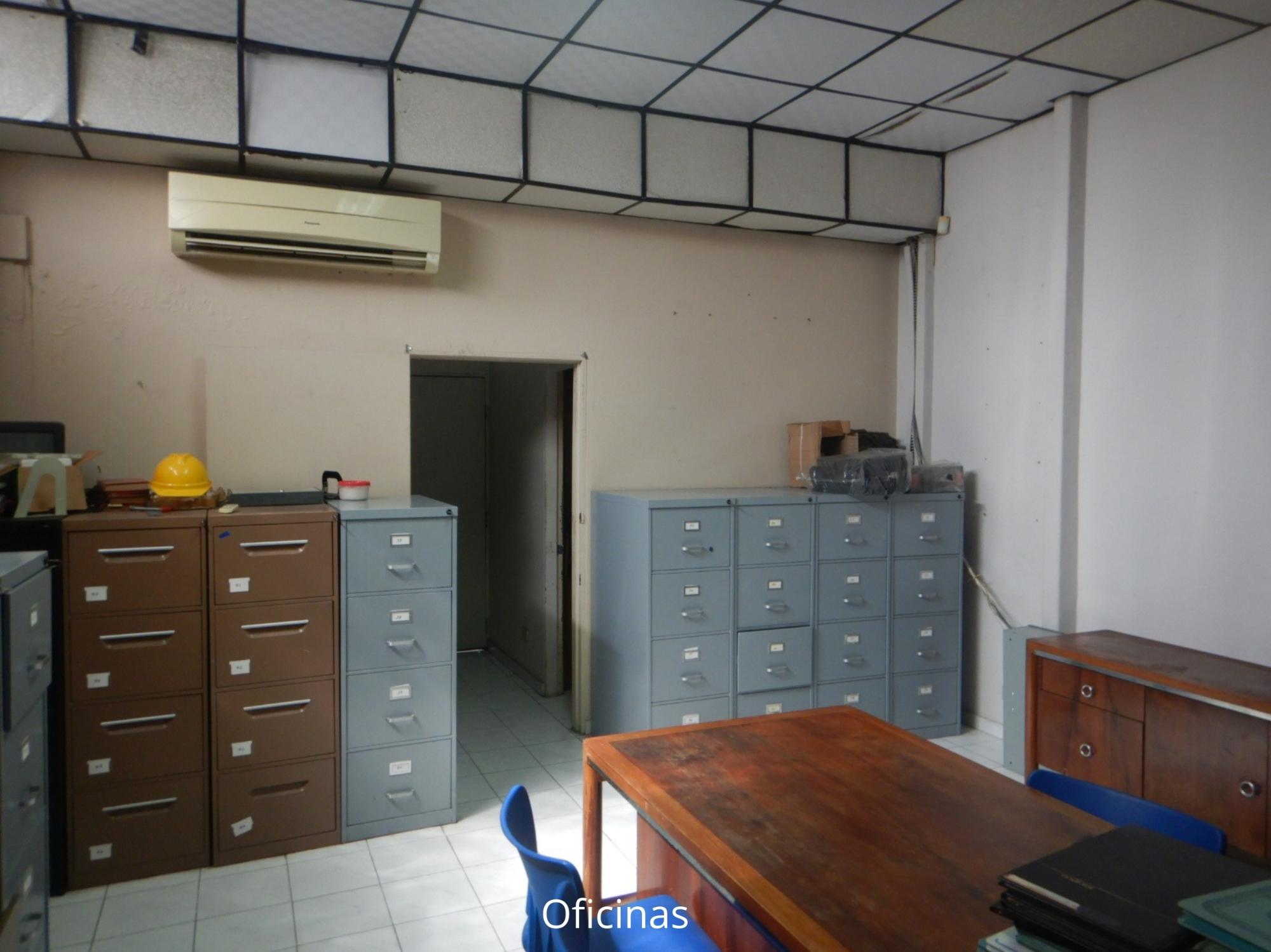 Edificio y Oficina comercial en San Francisco USD895,000 frente al super 99