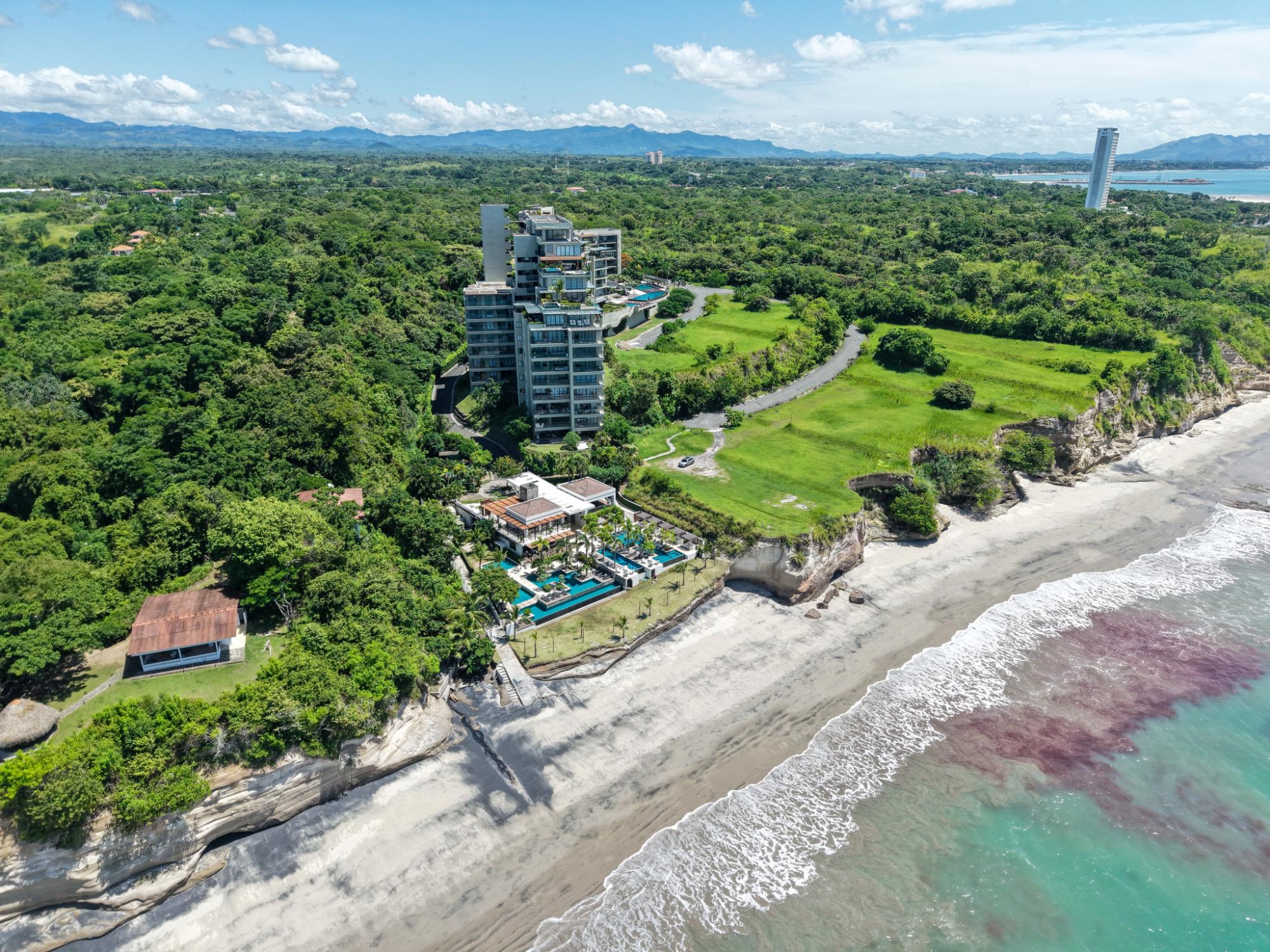 Apartamento tipo casa de Playa con piscina en Punta Caelo, San Carlos