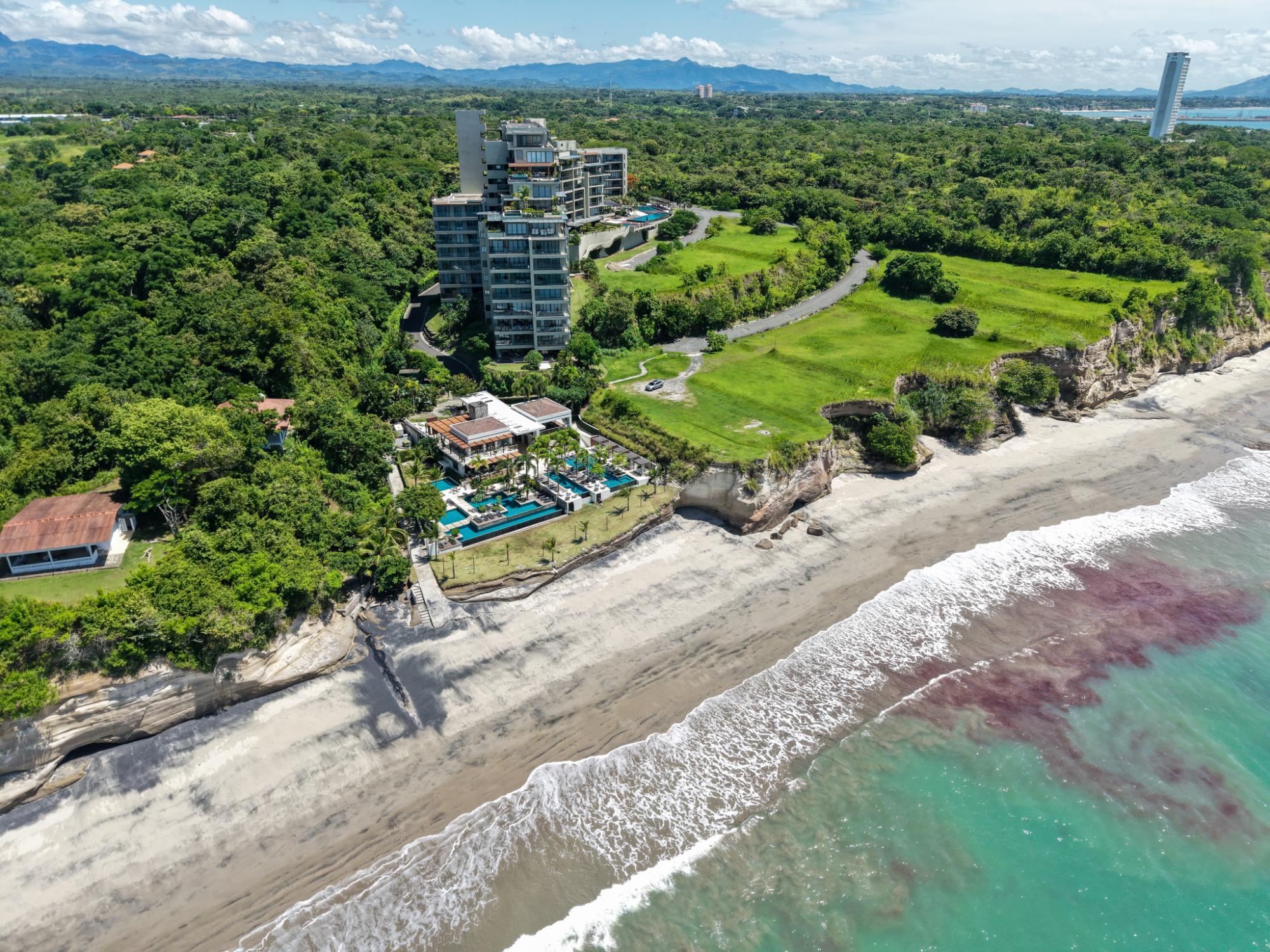 Apartamento tipo casa de Playa con piscina en Punta Caelo, San Carlos