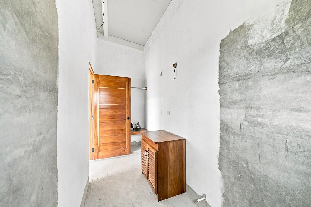 Casa con energía solar y casita cerca de Pedasí