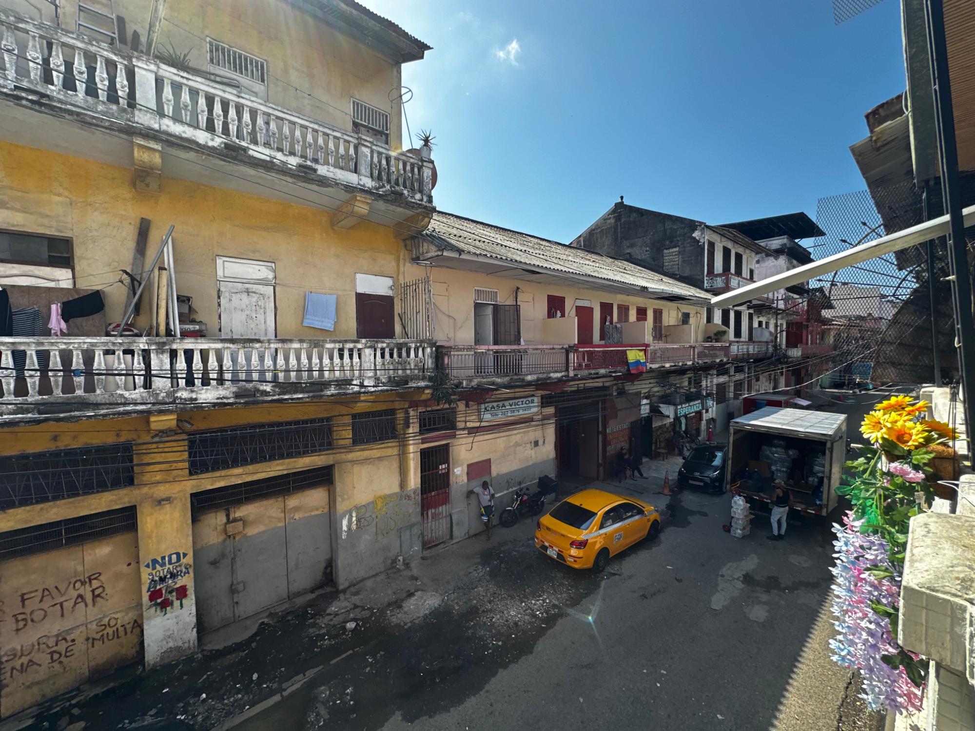 SE VENDE EDIFICIO OPERATIVO EN SANTA ANA