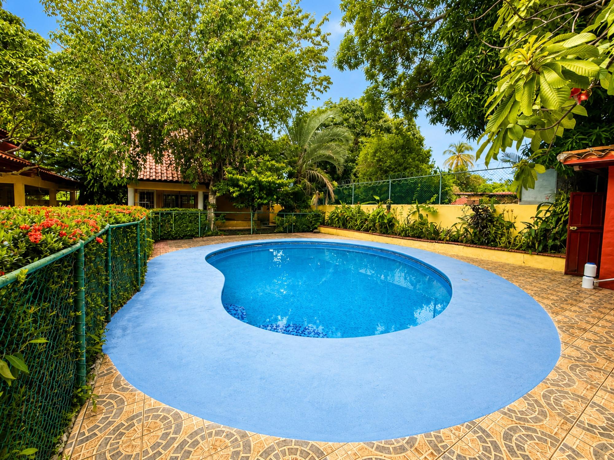 Cuatro casas modernas con piscina en la exclusiva zona de Coronado.