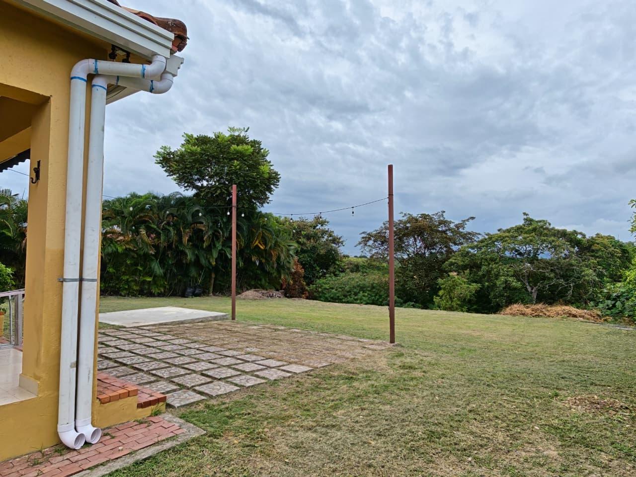 Casa en Hacienda Pacifica de 3 recamaras y amplio jardin