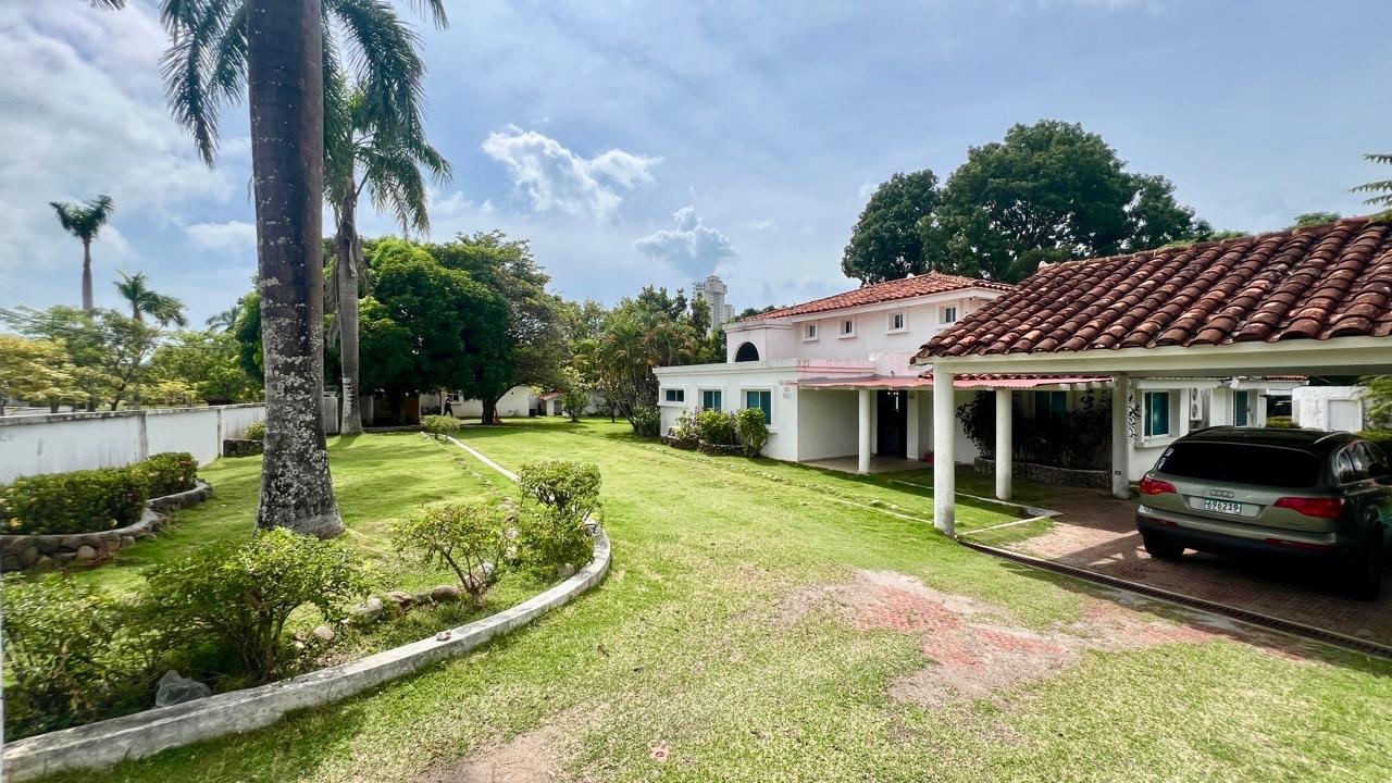 VILLA EN EL GOLF DE CORONADO