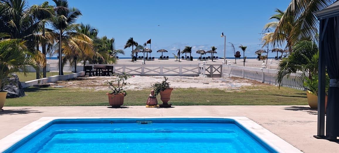 VILLA DÚPLEX FRENTE AL MAR EN PLAYA BLANCA