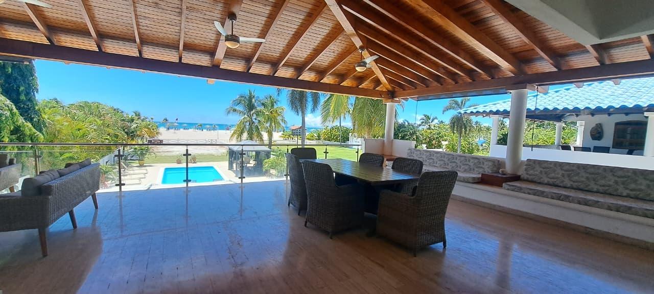 VILLA DÚPLEX FRENTE AL MAR EN PLAYA BLANCA