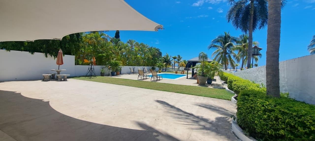 VILLA DÚPLEX FRENTE AL MAR EN PLAYA BLANCA