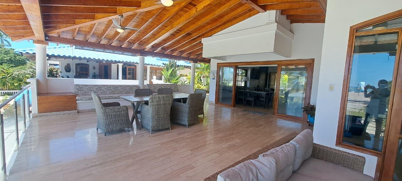 VILLA DÚPLEX FRENTE AL MAR EN PLAYA BLANCA