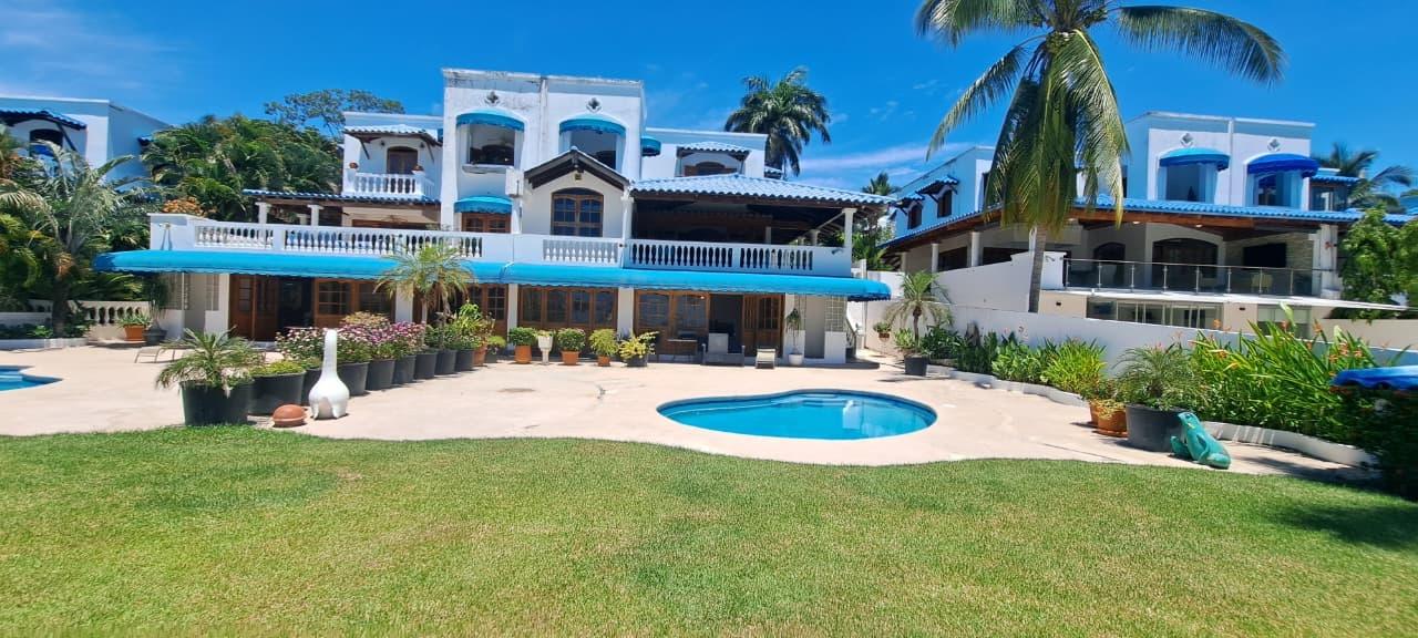 VILLA DÚPLEX FRENTE AL MAR EN PLAYA BLANCA