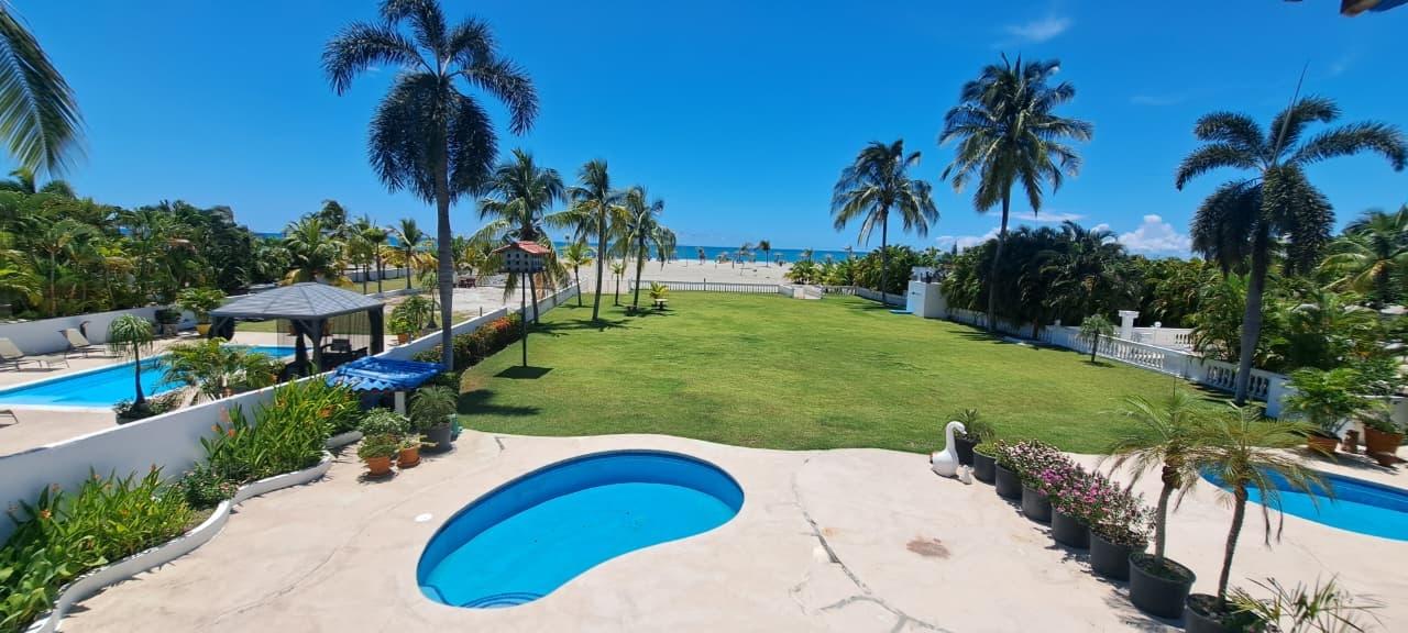 VILLA DÚPLEX FRENTE AL MAR EN PLAYA BLANCA