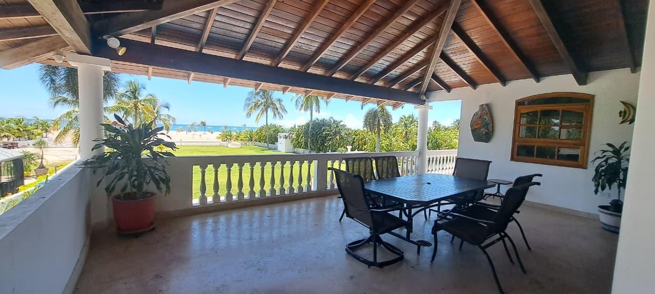 VILLA DÚPLEX FRENTE AL MAR EN PLAYA BLANCA