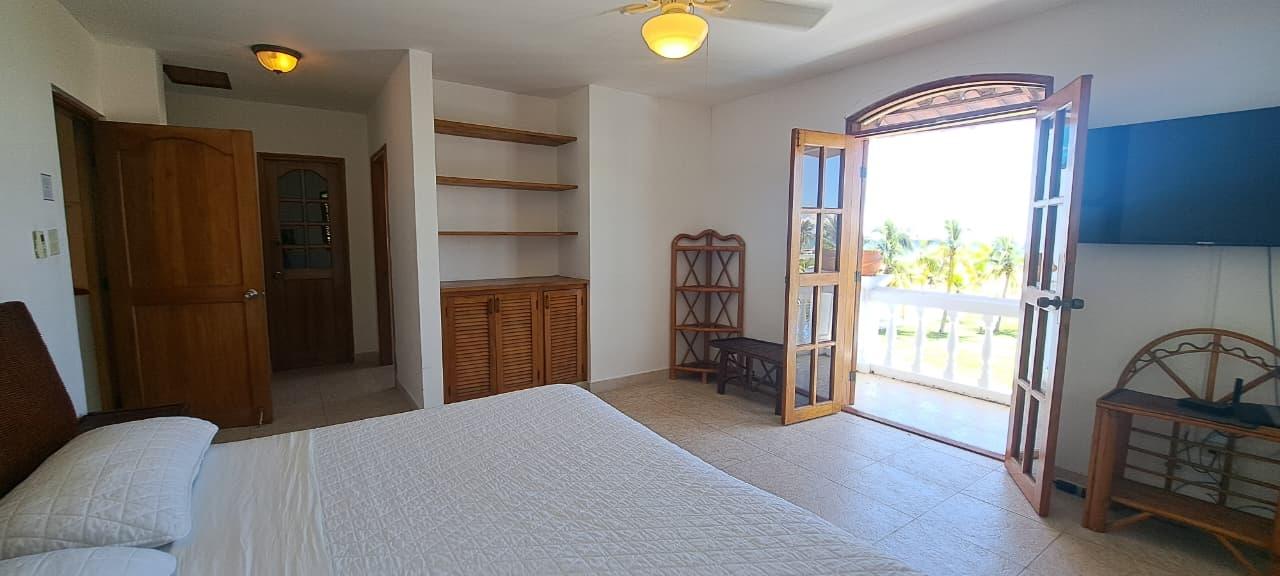 VILLA DÚPLEX FRENTE AL MAR EN PLAYA BLANCA