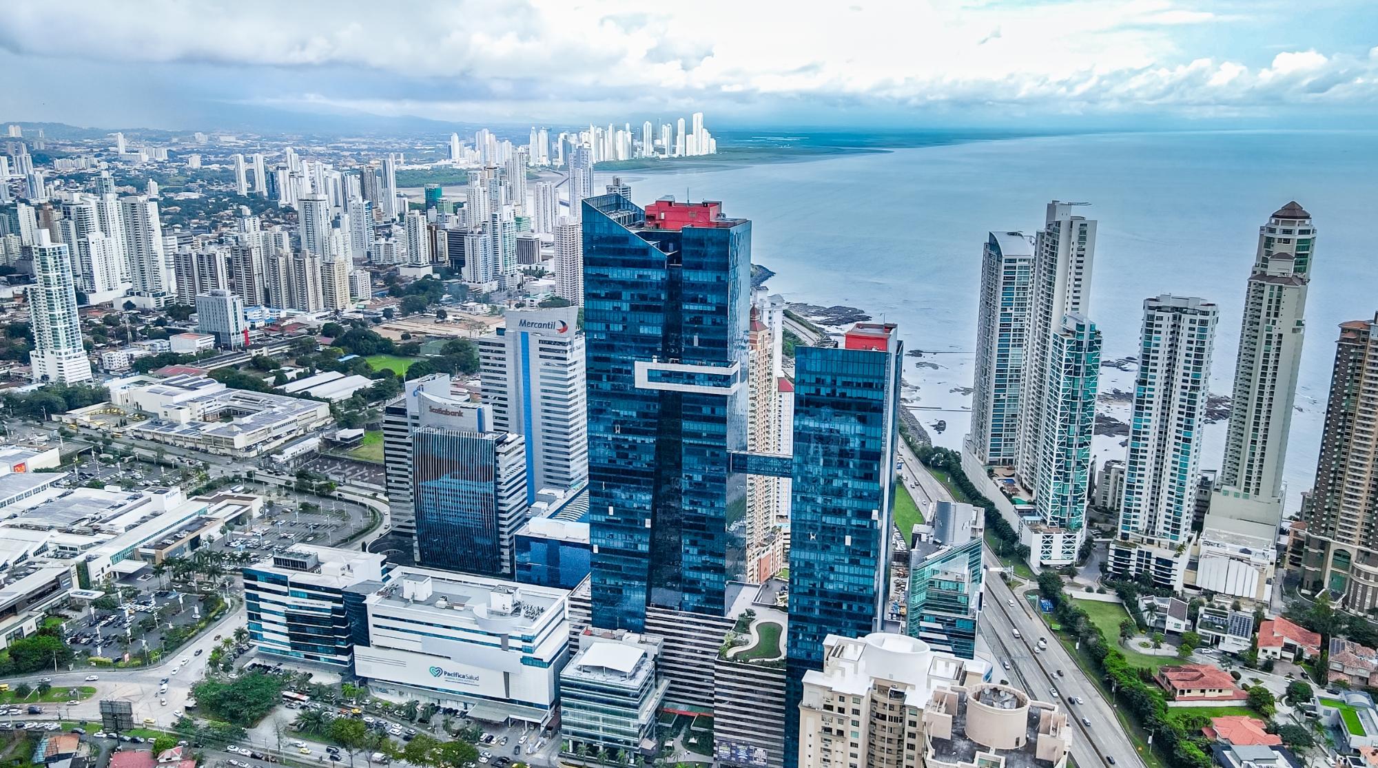 Venta de oficina en gris en Oceania Business Plaza