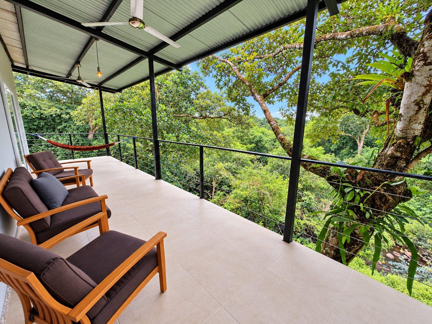 Finca ribereña con dos casas en 3,14 acres.