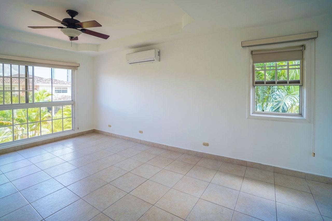 Se Vende Casa en Costa Azul, Costa del Este