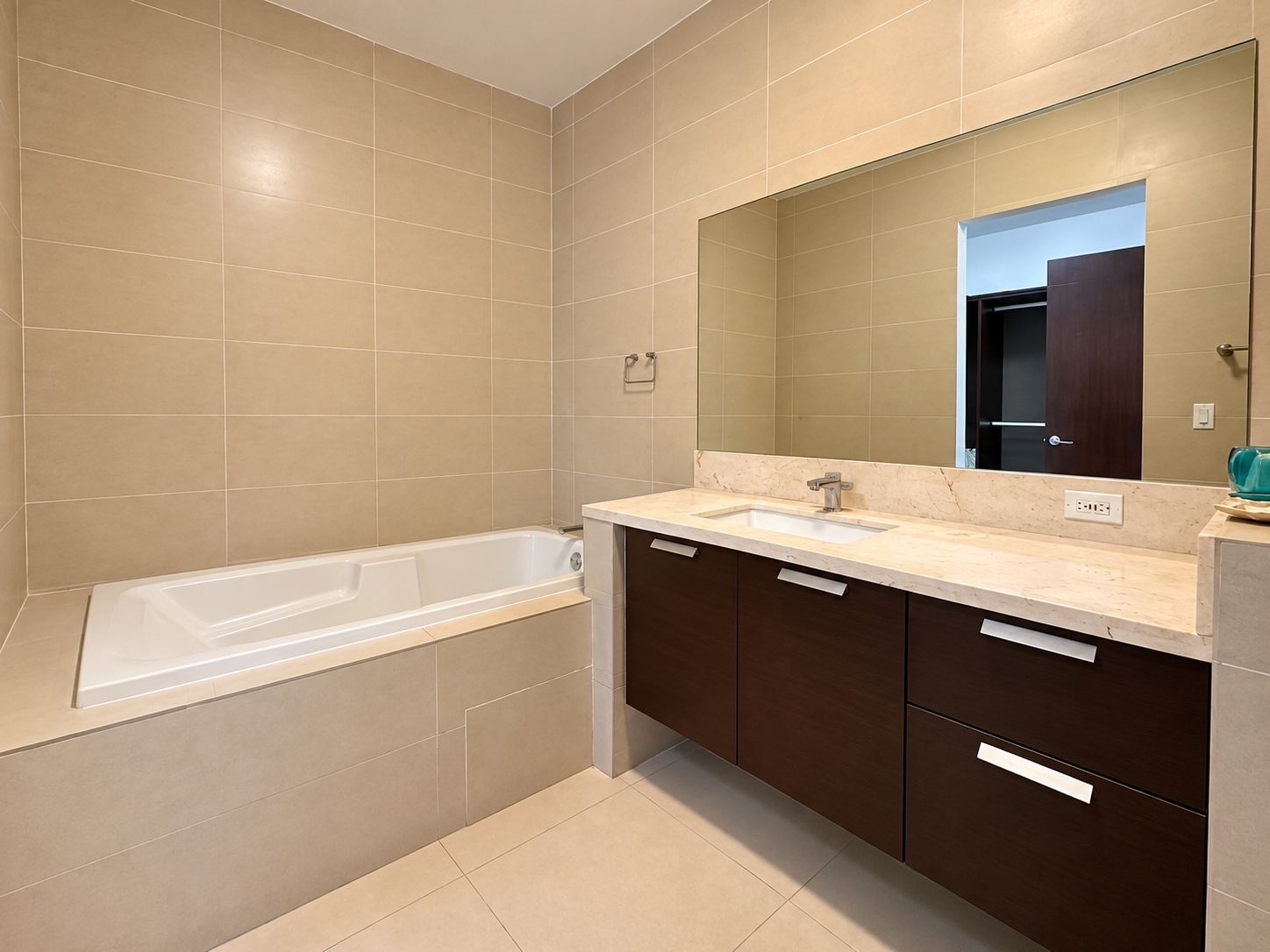 Venta de apartamento frente al mar | 204 m2 | Punta Pacífica PH OCEANAIRE