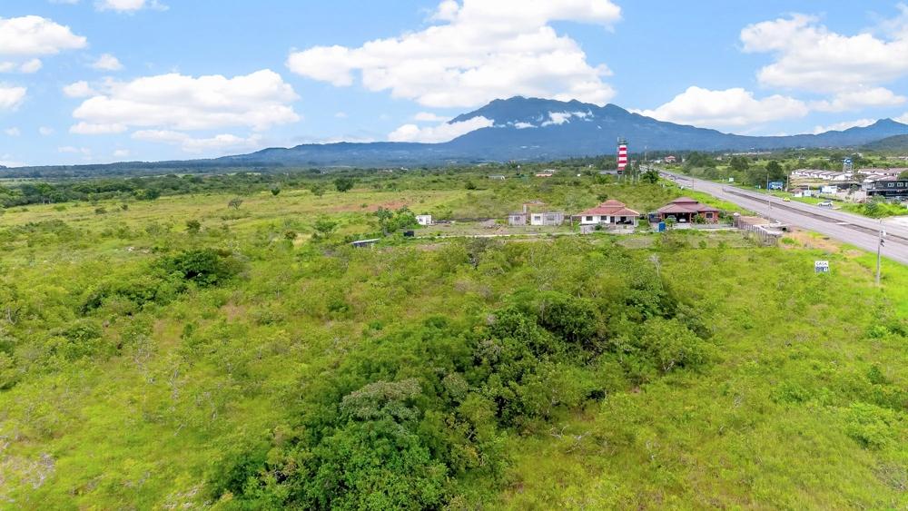 Terreno de 5.000 m² en Venta en la Carretera Principal de Boquete